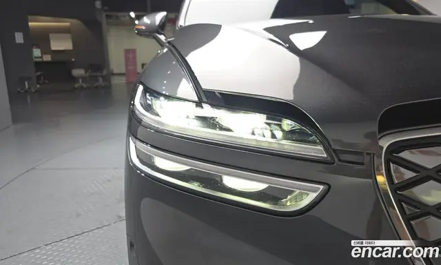 Genesis GV70 2022 0.1 автомат (гидро), миниатюра 7