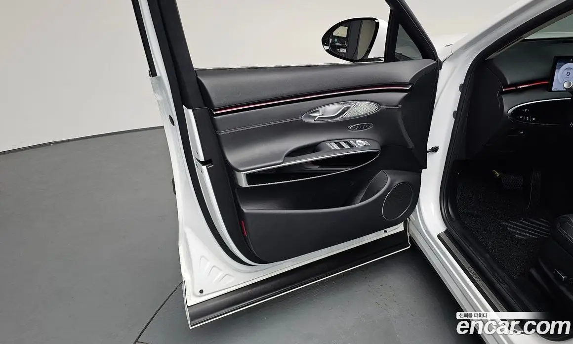 Genesis GV70 2024 2.5 автомат (гидро), фото 13