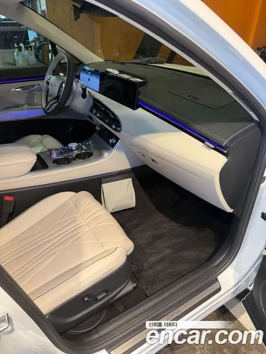 Genesis GV70 2026 2.5 автомат (гидро), фото 16