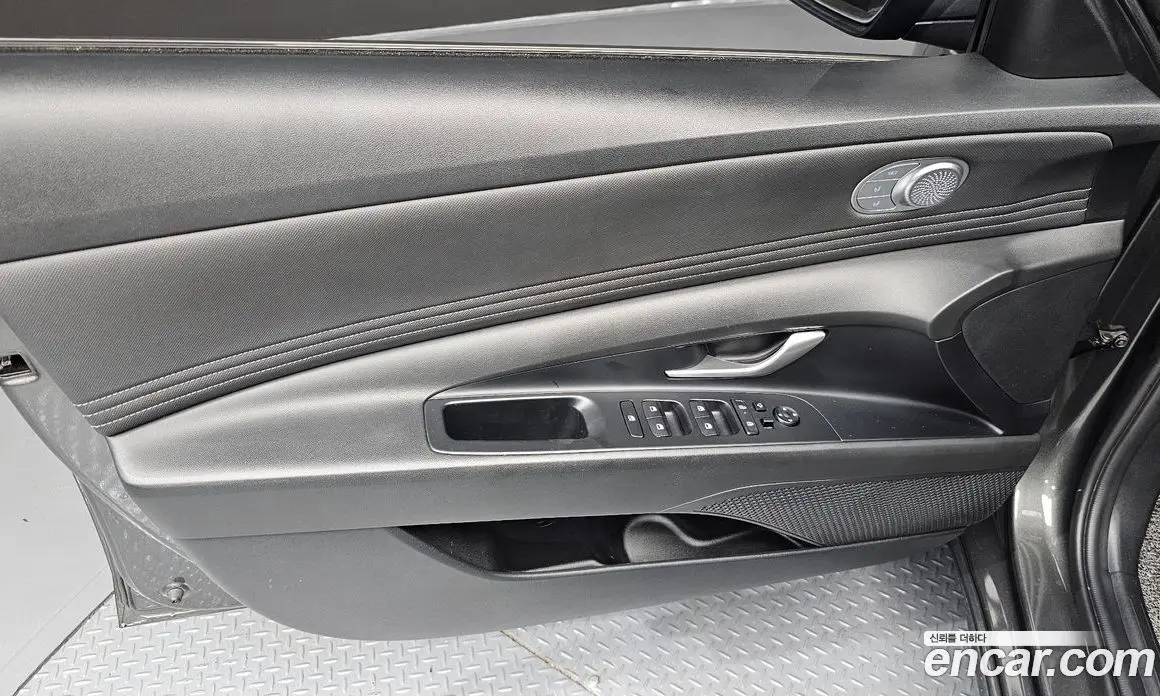 Hyundai Avante 2023 1.6 автомат (гидро), фото 14