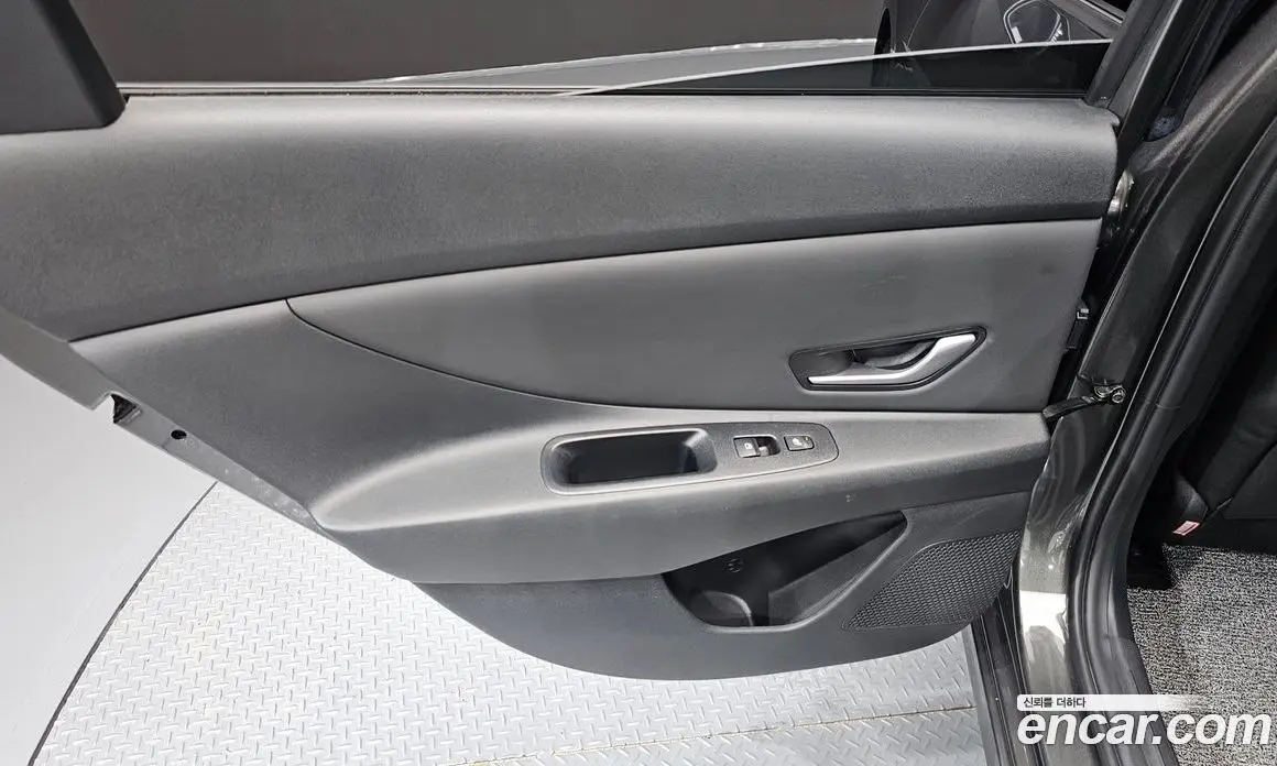 Hyundai Avante 2023 1.6 автомат (гидро), фото 15