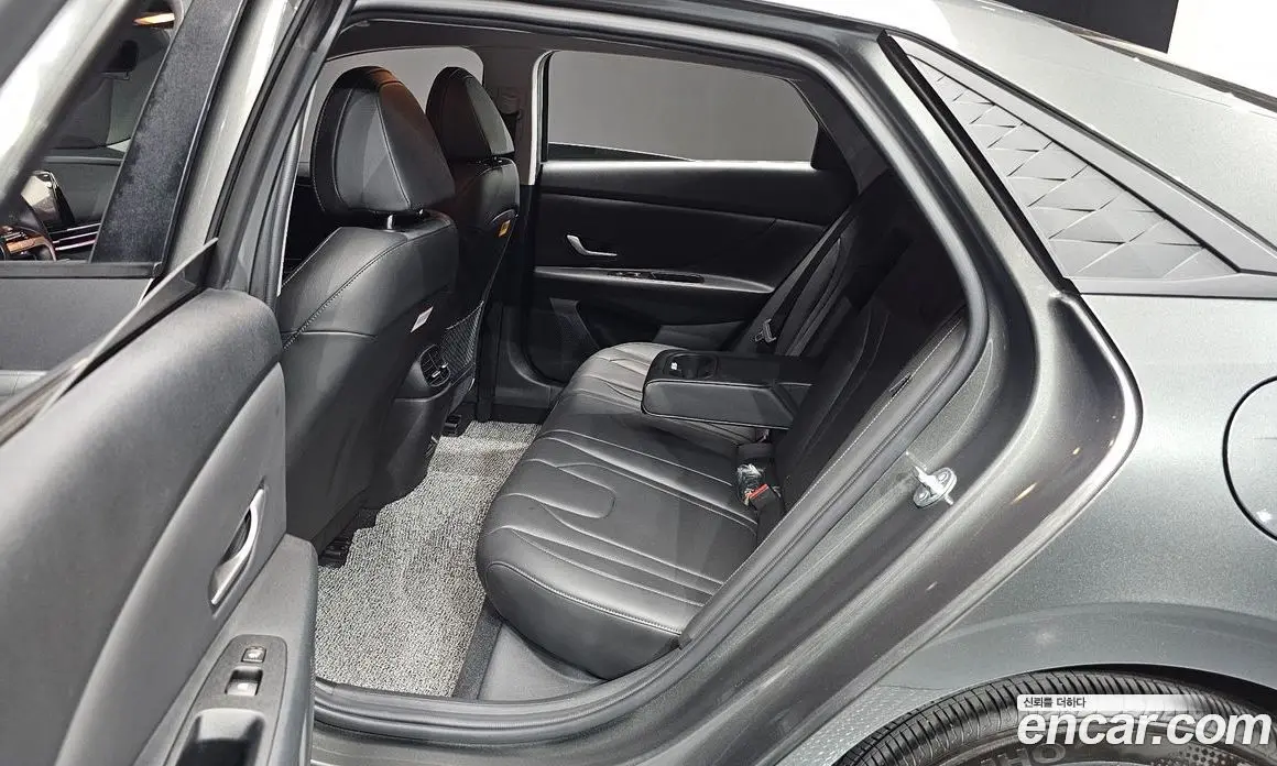 Hyundai Avante 2023 1.6 автомат (гидро), фото 18