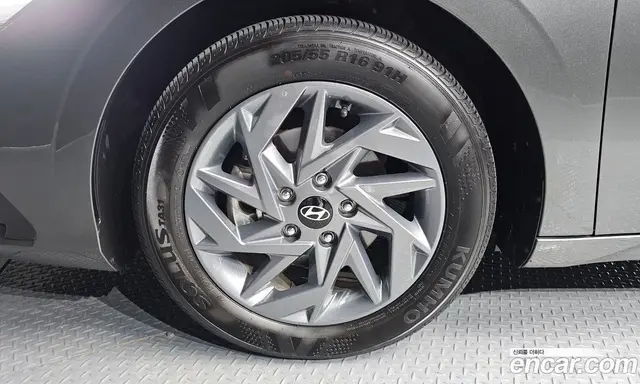 Hyundai Avante 2023 1.6 автомат (гидро), миниатюра 5
