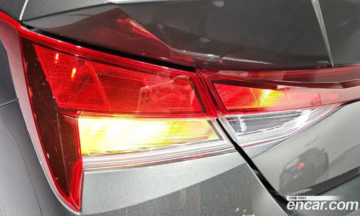 Hyundai Avante 2023 1.6 автомат (гидро), фото 9