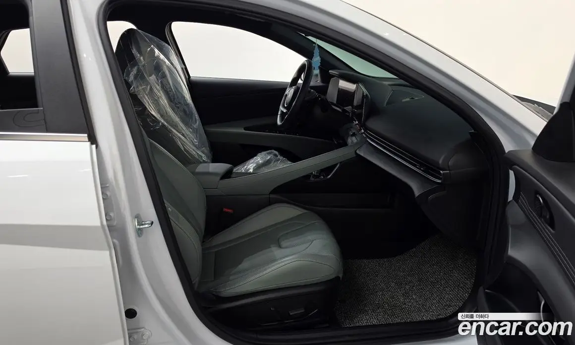 Hyundai Avante 2024 1.6 автомат (гидро), фото 15