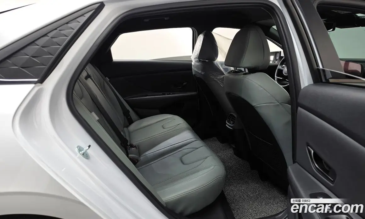 Hyundai Avante 2024 1.6 автомат (гидро), фото 16