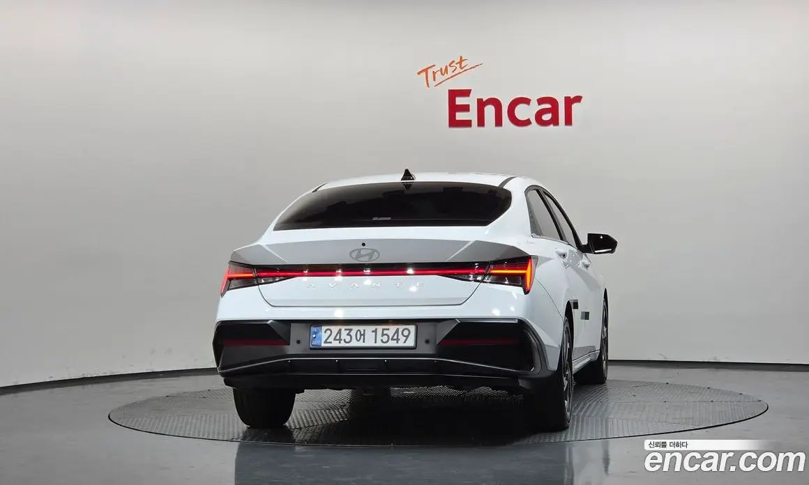 Hyundai Avante 2024 1.6 автомат (гидро), фото 3