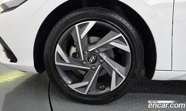 Hyundai Avante 2024 1.6 автомат (гидро), миниатюра 4