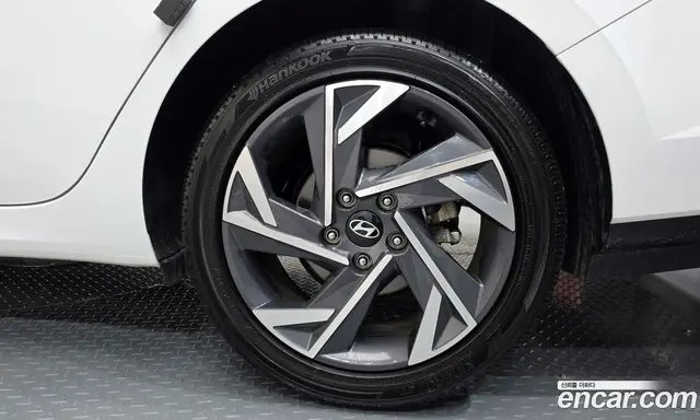 Hyundai Avante 2024 1.6 автомат (гидро), миниатюра 6