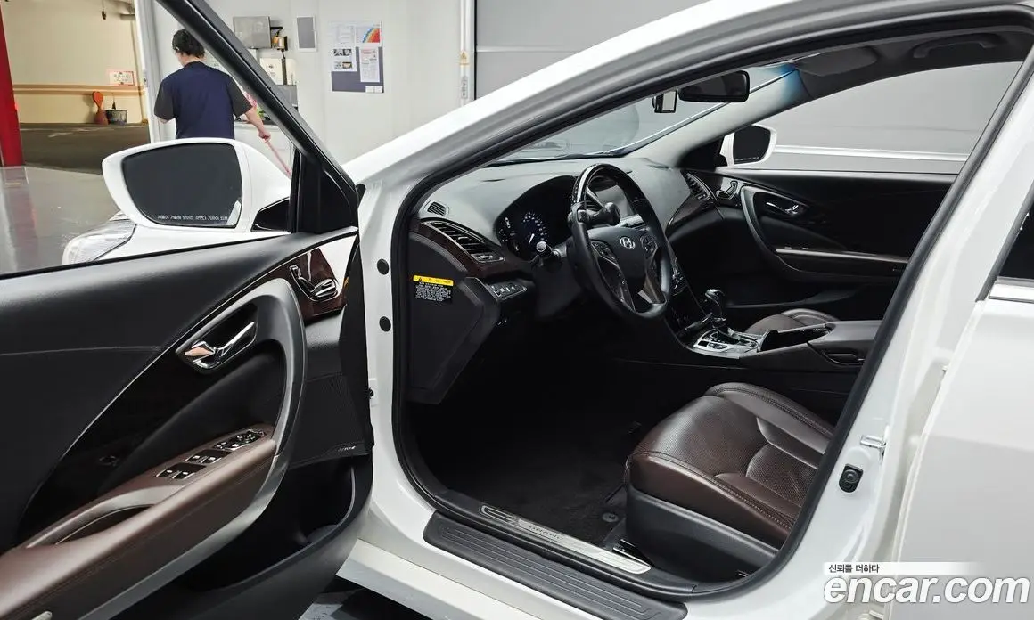 Hyundai Grandeur 2013 3.0 автомат (гидро), фото 13