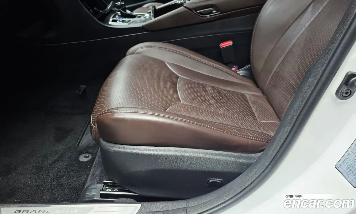 Hyundai Grandeur 2013 3.0 автомат (гидро), фото 30