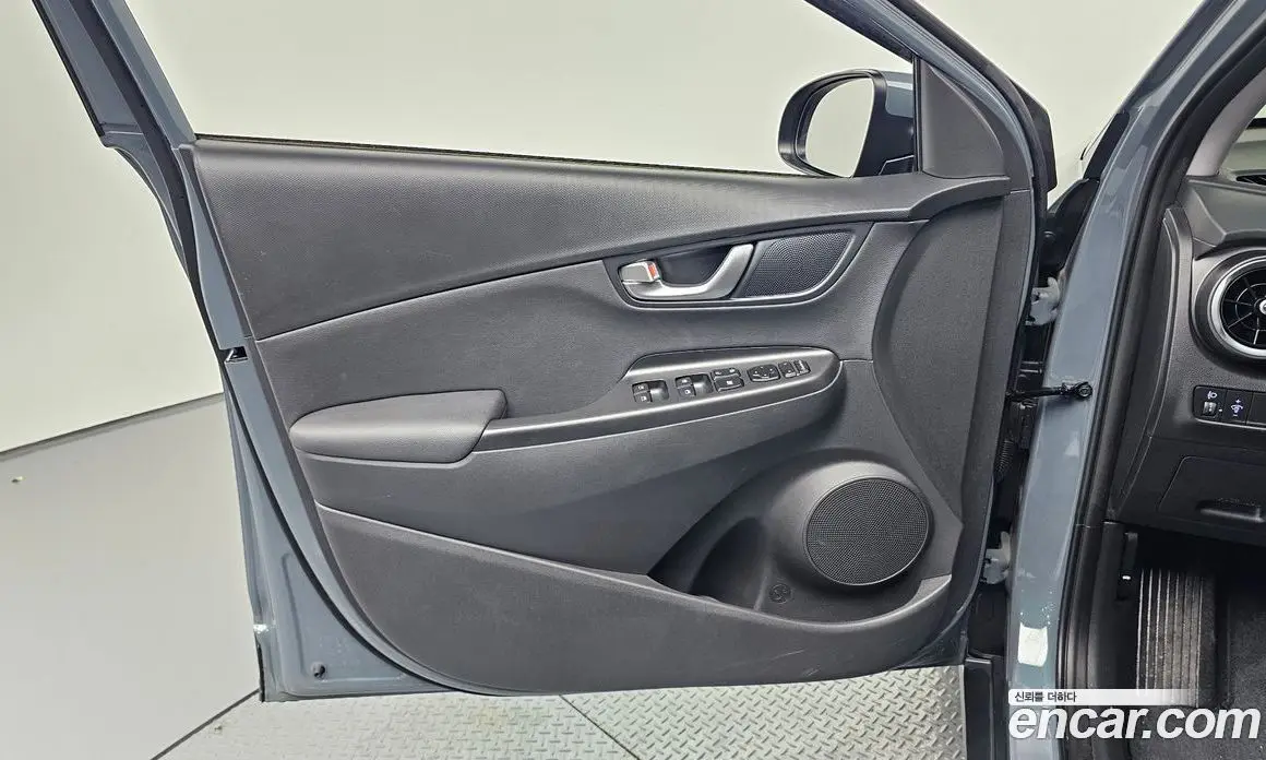 Hyundai Kona 2022 1.6 автомат (гидро), фото 14