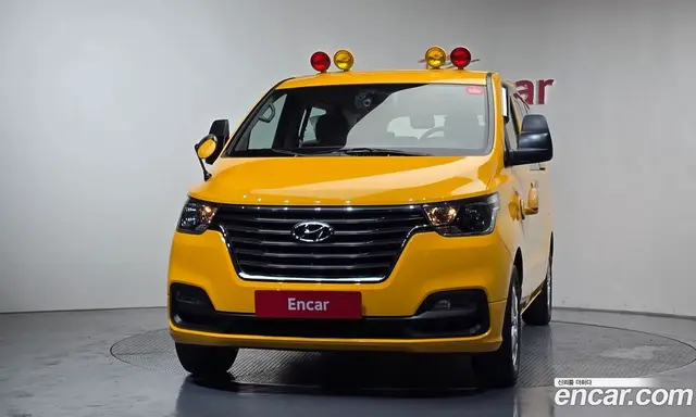 Hyundai Starex 2018 2.4 автомат (гидро), миниатюра 3