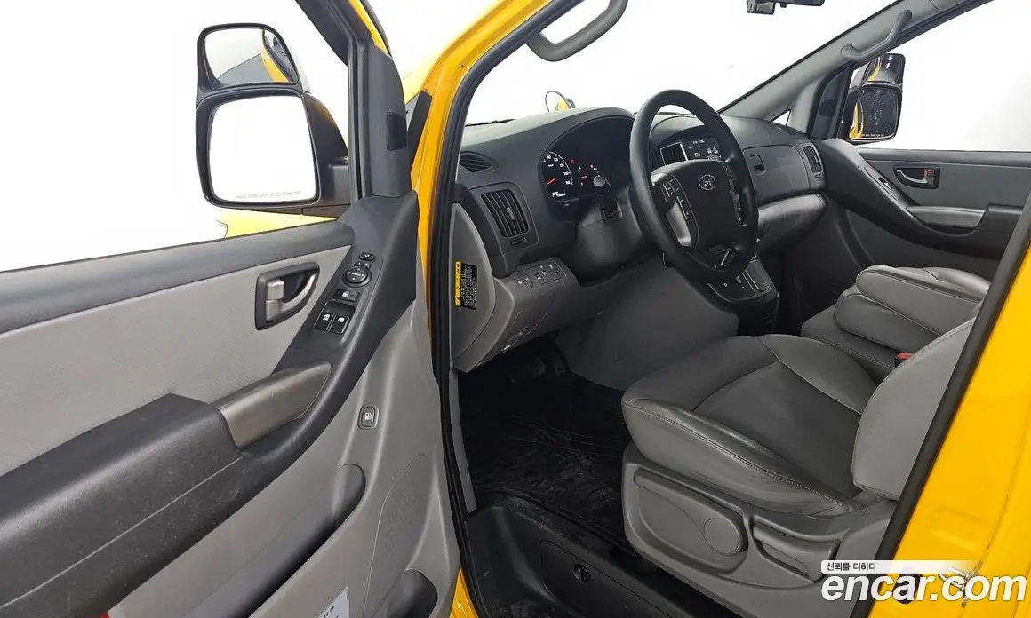 Hyundai Starex 2020 2.4 автомат (гидро), фото 13
