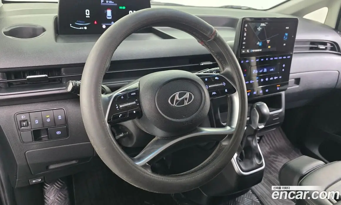 Hyundai Staria 2023 2.2 автомат (гидро), фото 14