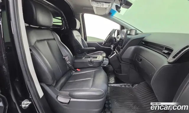 Hyundai Staria 2023 2.2 автомат (гидро), миниатюра 10