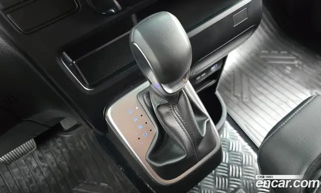 Hyundai Staria 2025 3.5 автомат (гидро), миниатюра 12