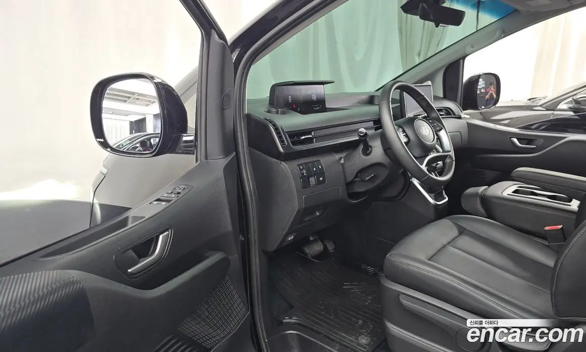 Hyundai Staria 2025 3.5 автомат (гидро), фото 13