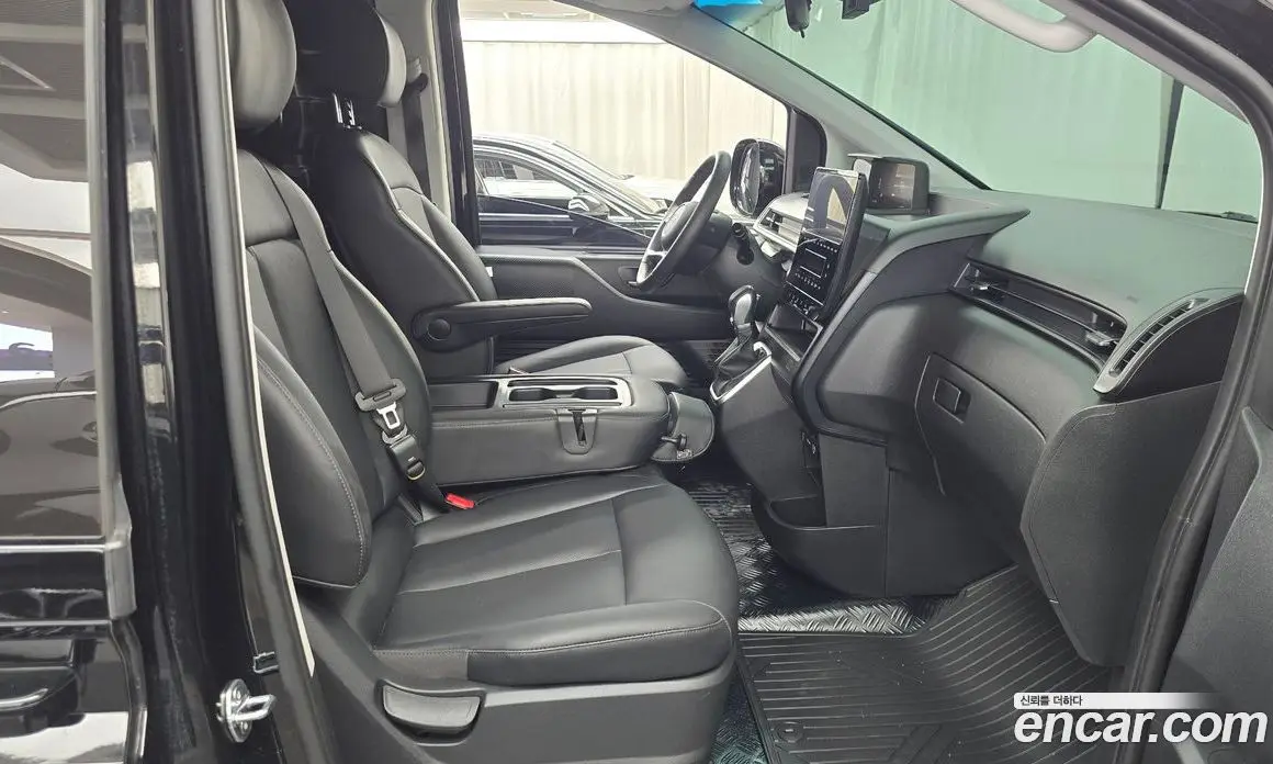 Hyundai Staria 2025 3.5 автомат (гидро), фото 16