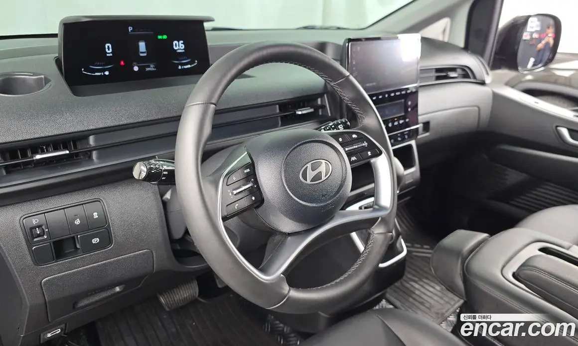 Hyundai Staria 2025 3.5 автомат (гидро), фото 18