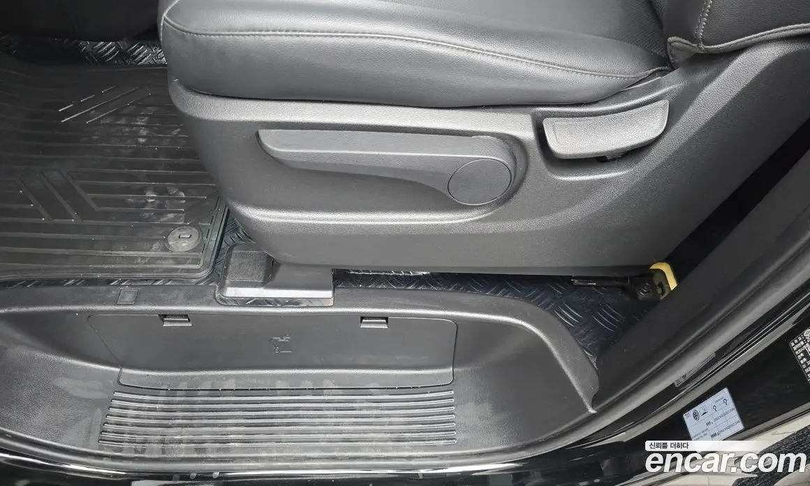 Hyundai Staria 2025 3.5 автомат (гидро), фото 31