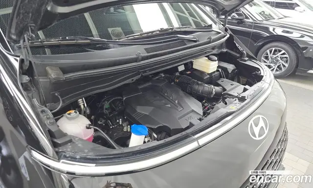 Hyundai Staria 2025 3.5 автомат (гидро), миниатюра 6