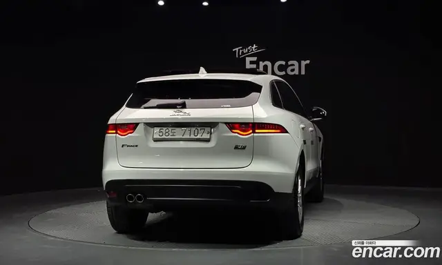 Jaguar F-Pace 2017 2.0 автомат (гидро), миниатюра 4 Jaguar F-Pace 2017 2.0 автомат (гидро), миниатюра 4