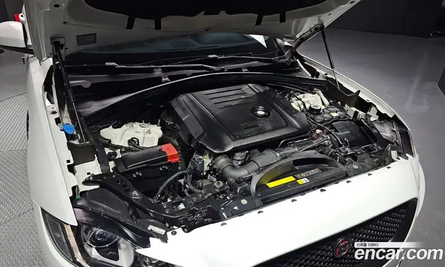 Jaguar F-Pace 2017 2.0 автомат (гидро), миниатюра 6 Jaguar F-Pace 2017 2.0 автомат (гидро), миниатюра 6