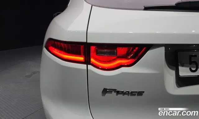 Jaguar F-Pace 2017 2.0 автомат (гидро), миниатюра 9 Jaguar F-Pace 2017 2.0 автомат (гидро), миниатюра 9