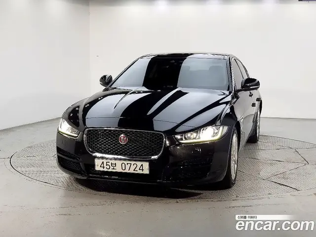 Jaguar XE 2016 2.0 автомат (гидро), миниатюра 2 Jaguar XE 2016 2.0 автомат (гидро), миниатюра 2