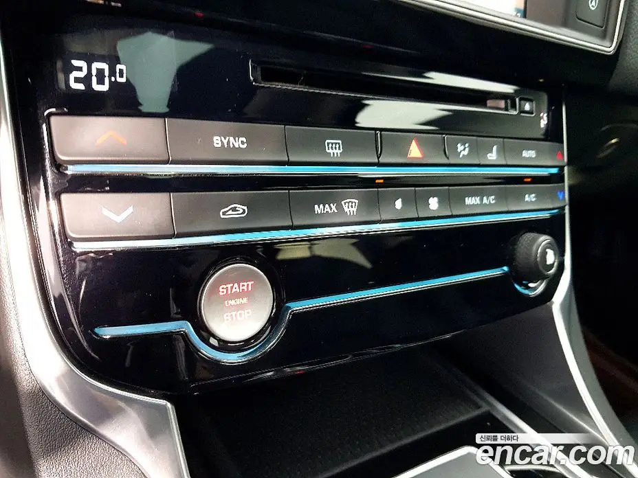 Jaguar XE 2016 2.0 автомат (гидро), фото 14 Jaguar XE 2016 2.0 автомат (гидро), фото 14