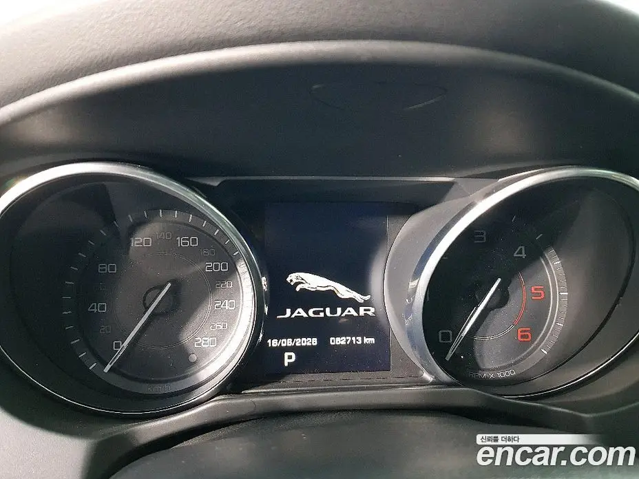 Jaguar XE 2016 2.0 автомат (гидро), фото 7 Jaguar XE 2016 2.0 автомат (гидро), фото 7