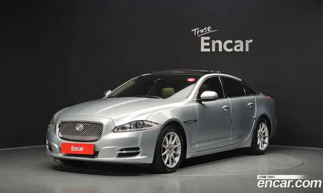 Jaguar XJ 2014 2.0 автомат (гидро), миниатюра 1 Jaguar XJ 2014 2.0 автомат (гидро), миниатюра 1
