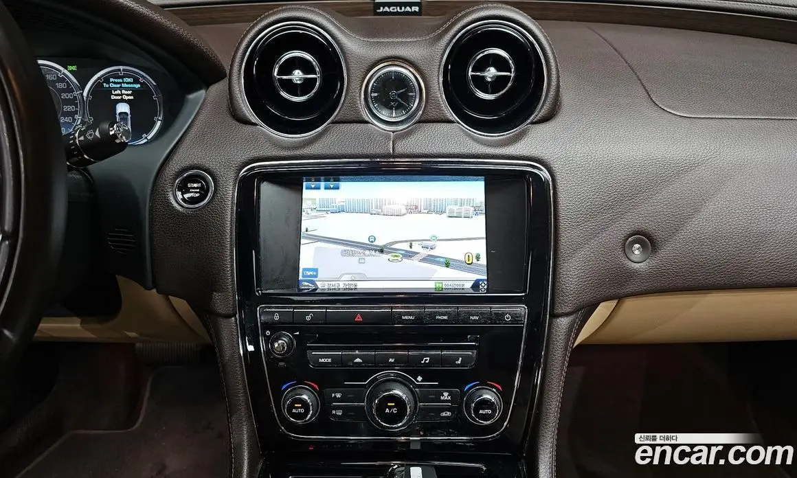 Jaguar XJ 2014 2.0 автомат (гидро), фото 14 Jaguar XJ 2014 2.0 автомат (гидро), фото 14