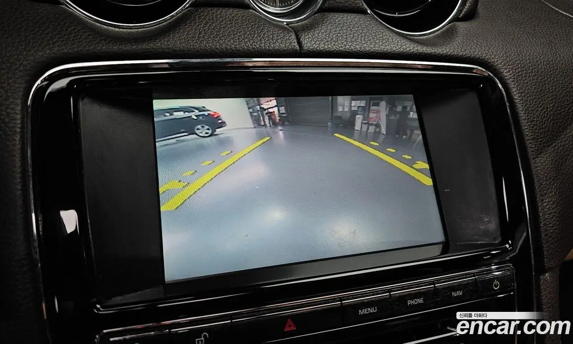 Jaguar XJ 2014 2.0 автомат (гидро), фото 15 Jaguar XJ 2014 2.0 автомат (гидро), фото 15