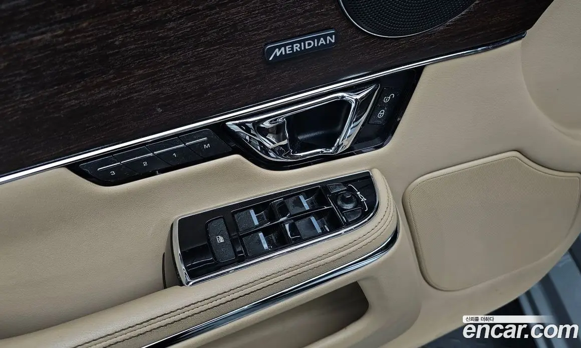 Jaguar XJ 2014 2.0 автомат (гидро), фото 18 Jaguar XJ 2014 2.0 автомат (гидро), фото 18