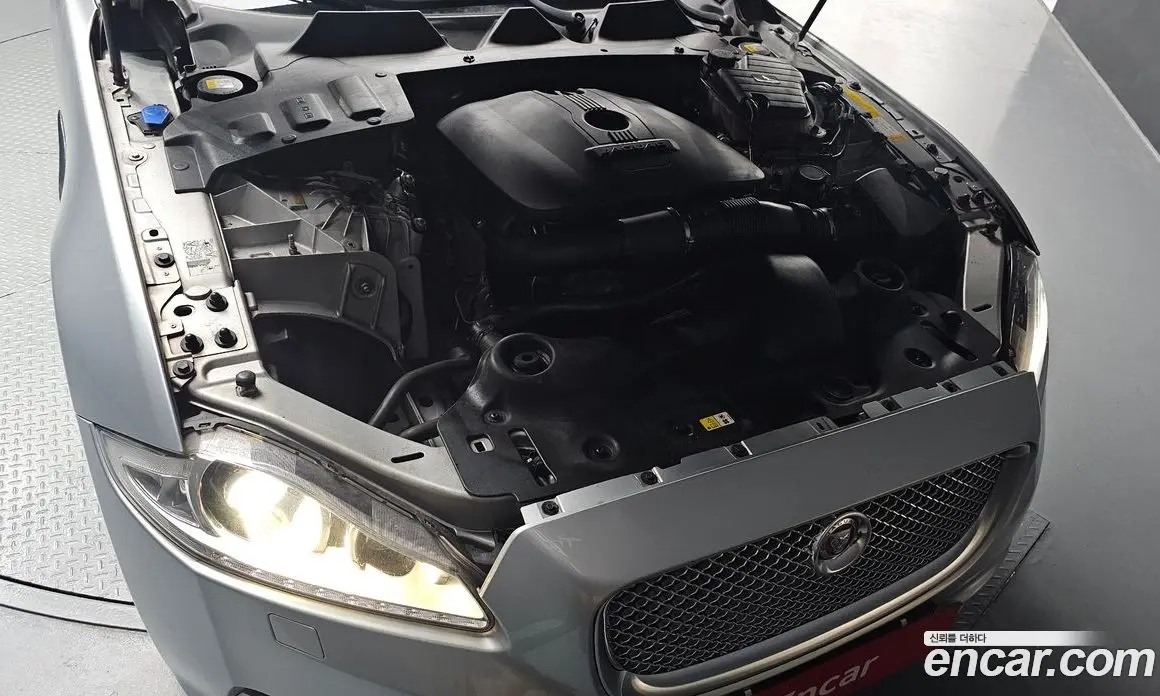 Jaguar XJ 2014 2.0 автомат (гидро), фото 6 Jaguar XJ 2014 2.0 автомат (гидро), фото 6