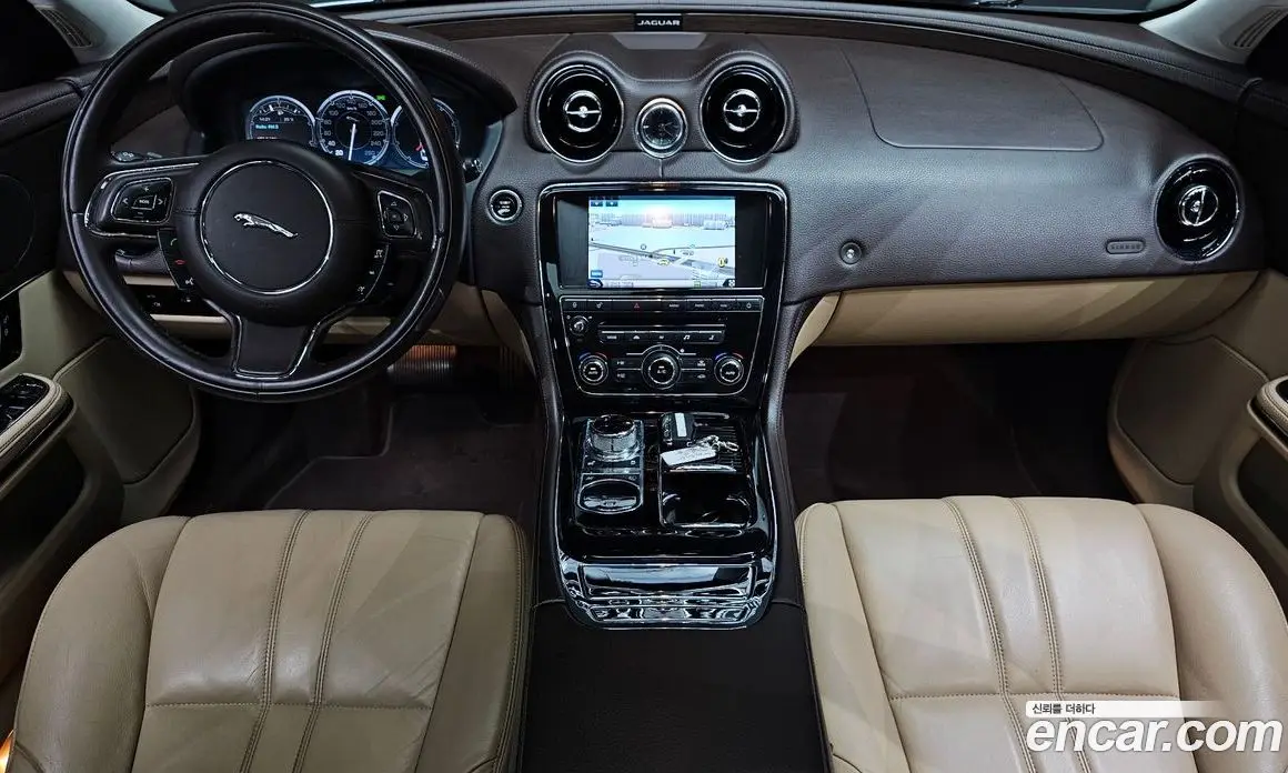 Jaguar XJ 2014 2.0 автомат (гидро), фото 7 Jaguar XJ 2014 2.0 автомат (гидро), фото 7