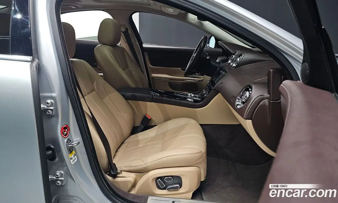 Jaguar XJ 2014 2.0 автомат (гидро), фото 10 Jaguar XJ 2014 2.0 автомат (гидро), фото 10