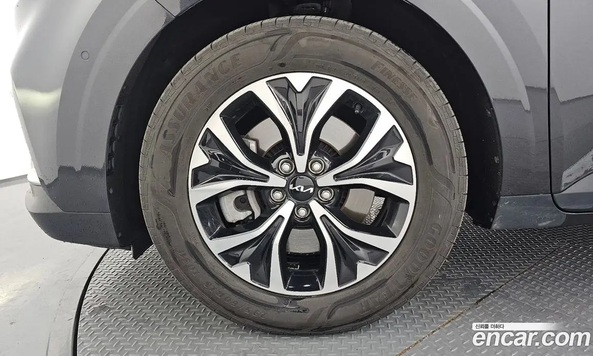 Kia Carnival 2023 3.5 автомат (гидро), фото 5