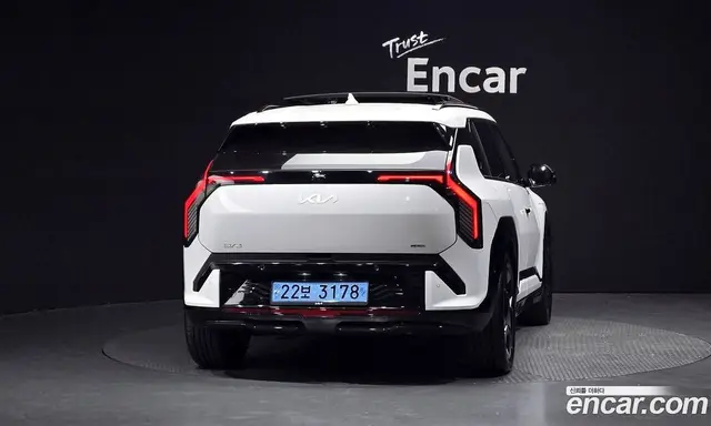 Kia EV3 2024 0.2 автомат (гидро), миниатюра 3