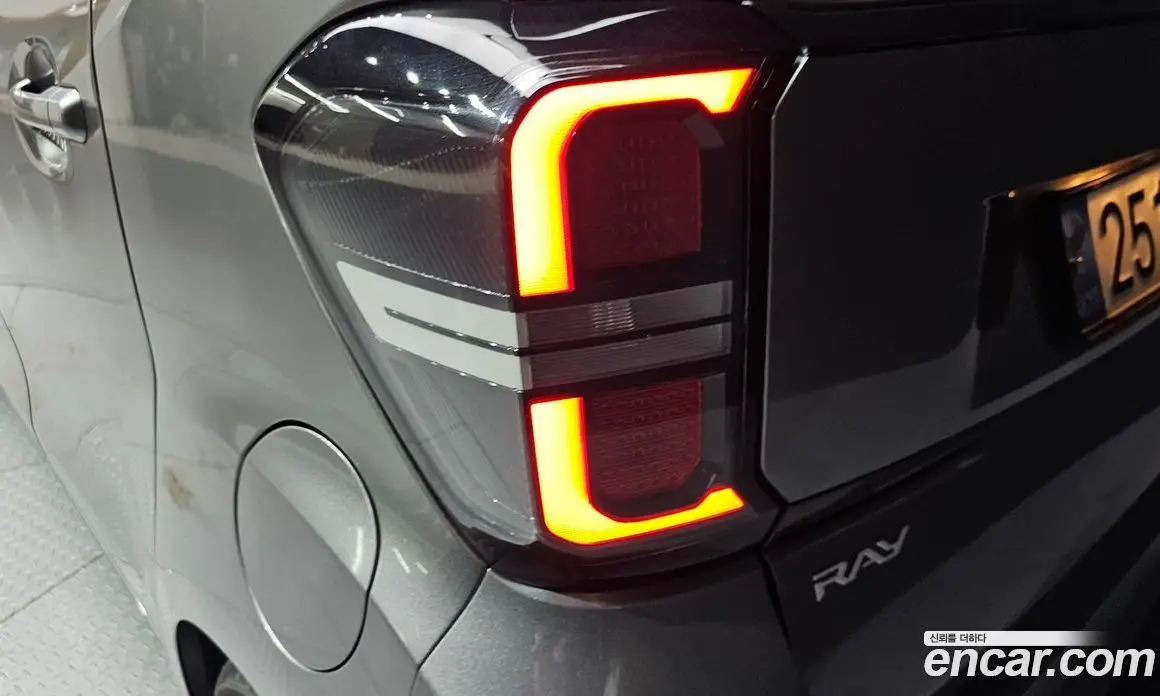 Kia Ray 2023 1.0 автомат (гидро), фото 9