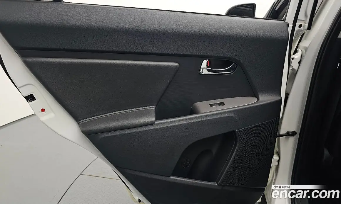 Kia Sportage 2015 2.0 автомат (гидро), фото 14