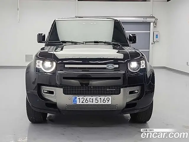 Land Rover Defender 2021 2.0 автомат (гидро), миниатюра 2