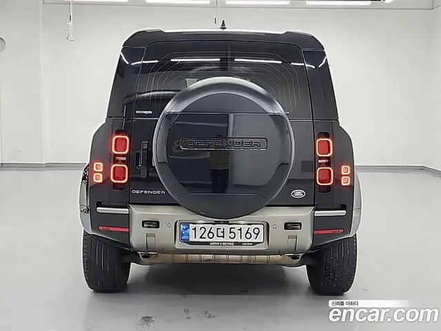 Land Rover Defender 2021 2.0 автомат (гидро), миниатюра 3