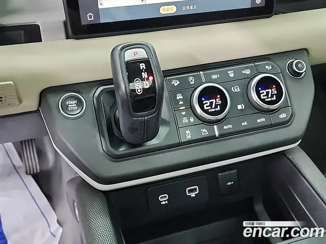 Land Rover Defender 2021 2.0 автомат (гидро), миниатюра 7
