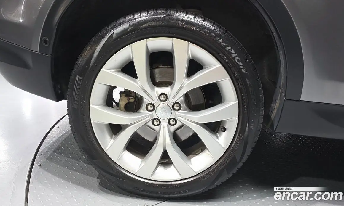 Land Rover Discovery Sport 2021 2.0 автомат (гидро), фото 5