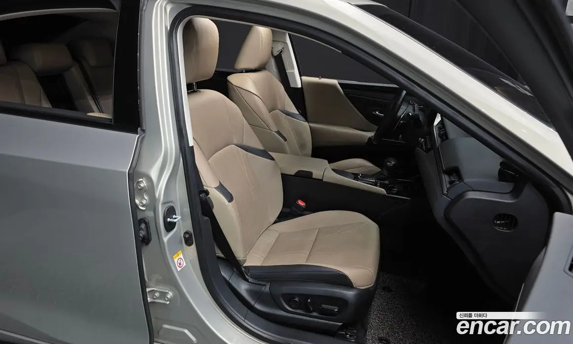Lexus ES 2019 2.5 автомат (гидро), фото 12 Lexus ES 2019 2.5 автомат (гидро), фото 12