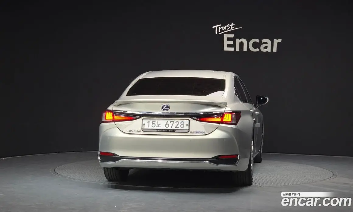 Lexus ES 2019 2.5 автомат (гидро), фото 4 Lexus ES 2019 2.5 автомат (гидро), фото 4