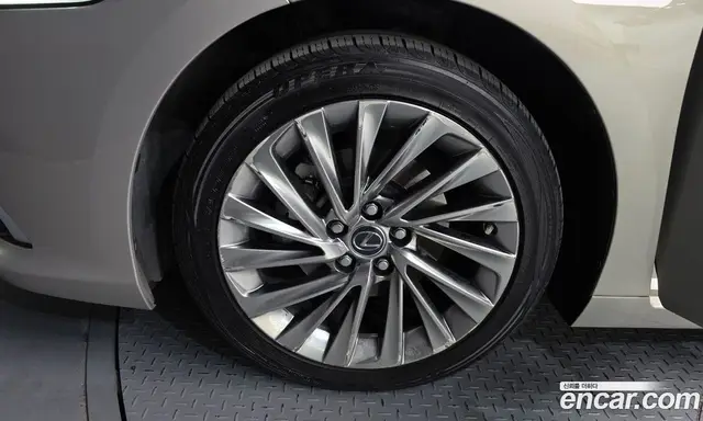 Lexus ES 2019 2.5 автомат (гидро), миниатюра 5 Lexus ES 2019 2.5 автомат (гидро), миниатюра 5